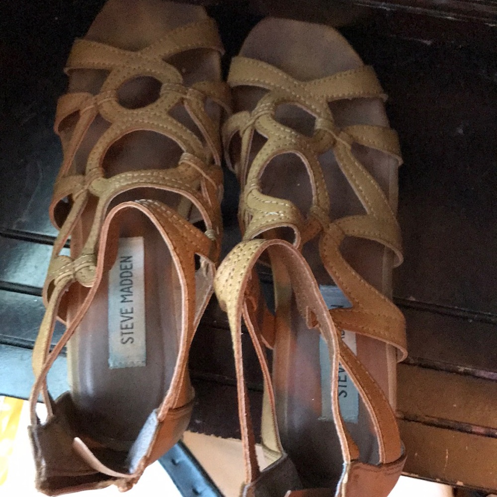 Steven Madden brown heel shoes for little girls